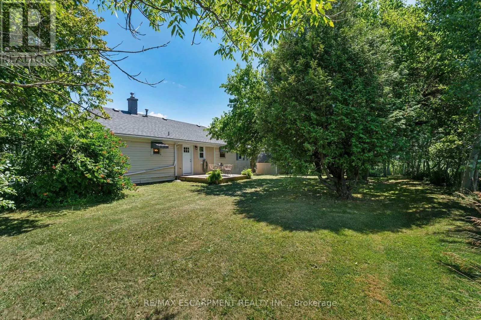 3 BOUSFIELD LANE