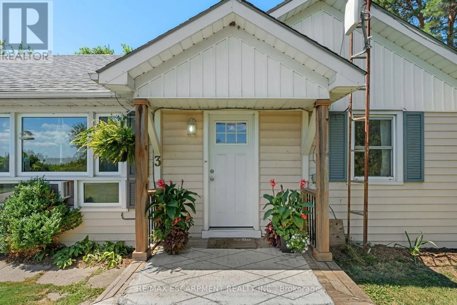 3 BOUSFIELD LANE