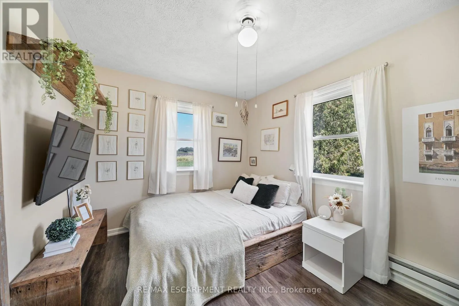 3 BOUSFIELD LANE