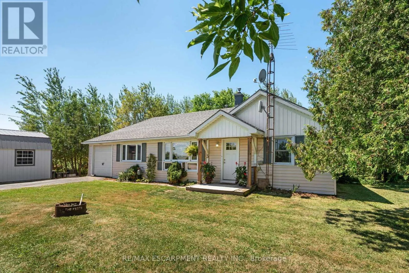 3 BOUSFIELD LANE