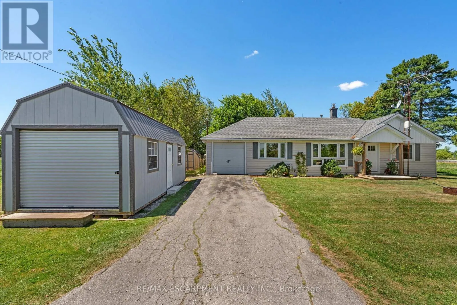 3 BOUSFIELD LANE