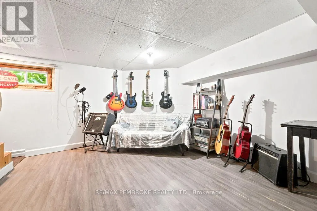 617 THIRD AVENUE S