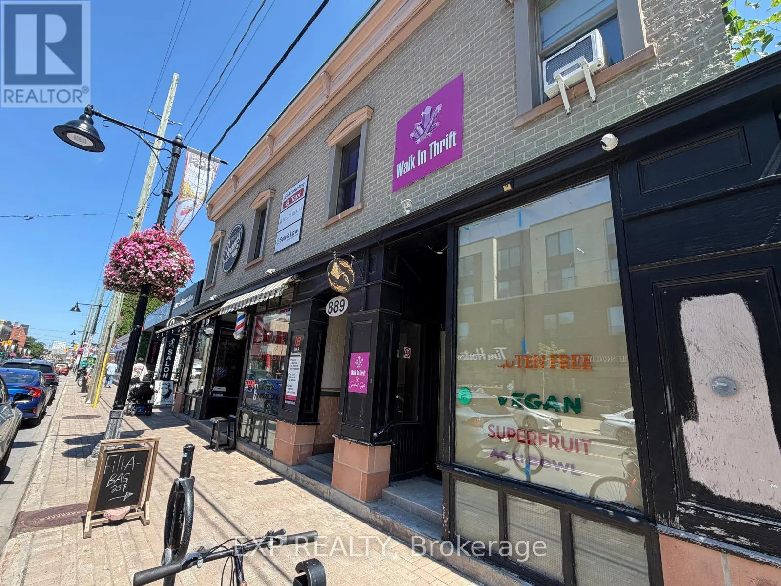 B - 889 BANK STREET
