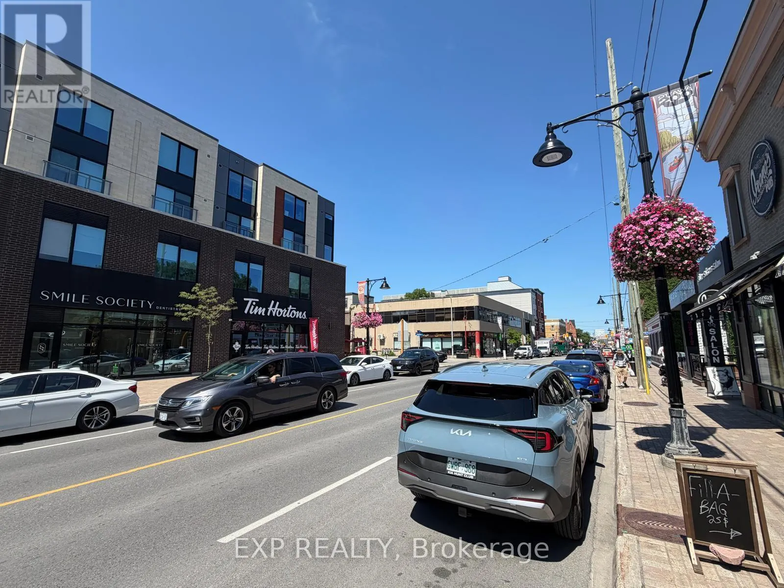 B - 889 BANK STREET