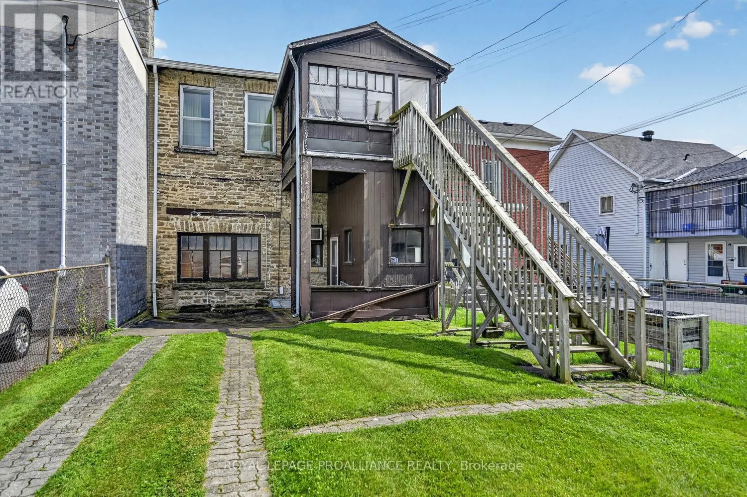 314-316 KING STREET W