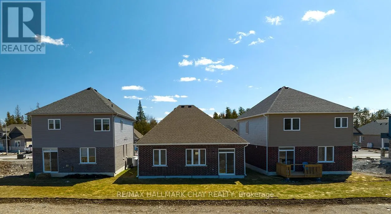 64 HILLCROFT WAY