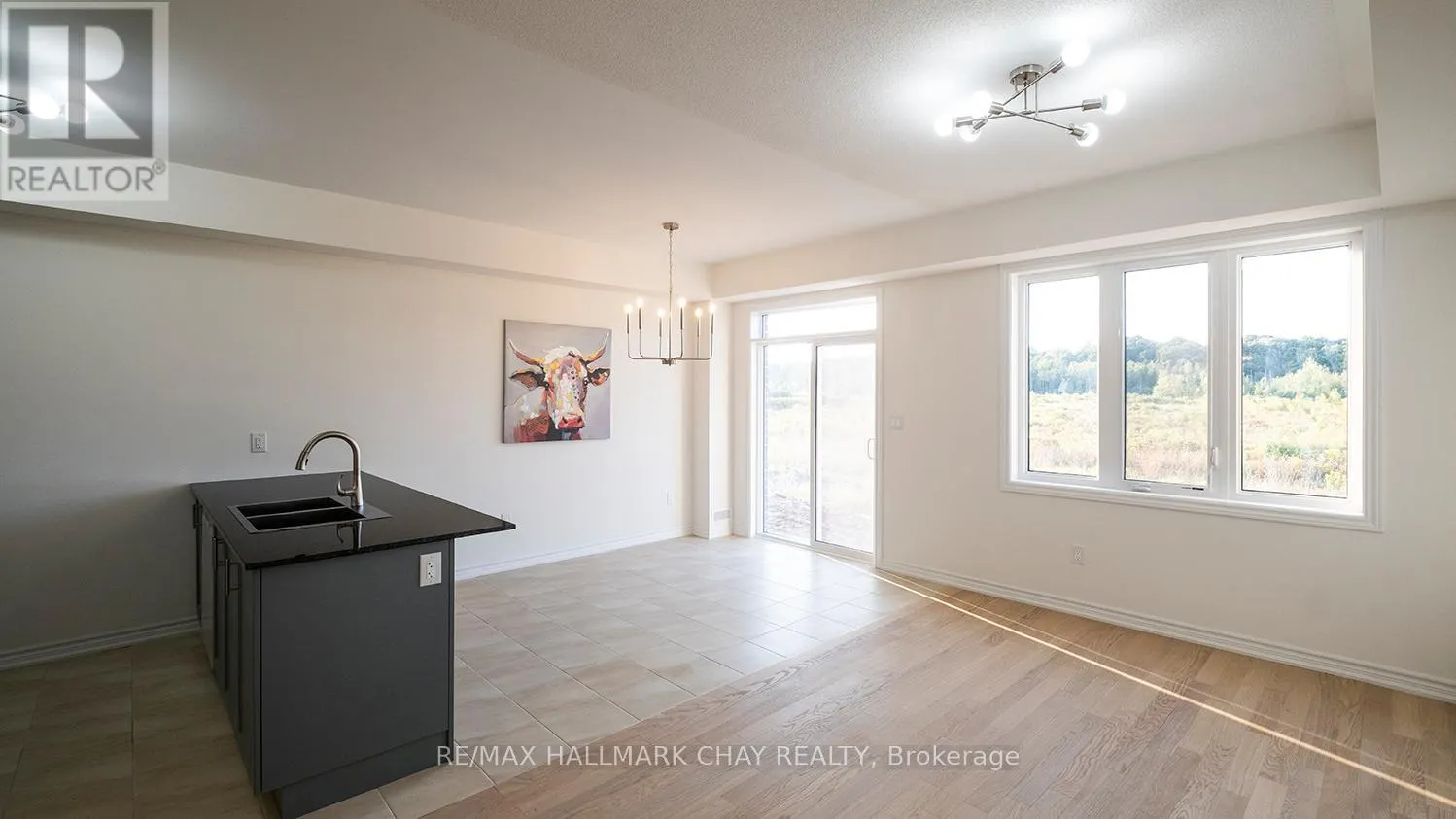 64 HILLCROFT WAY