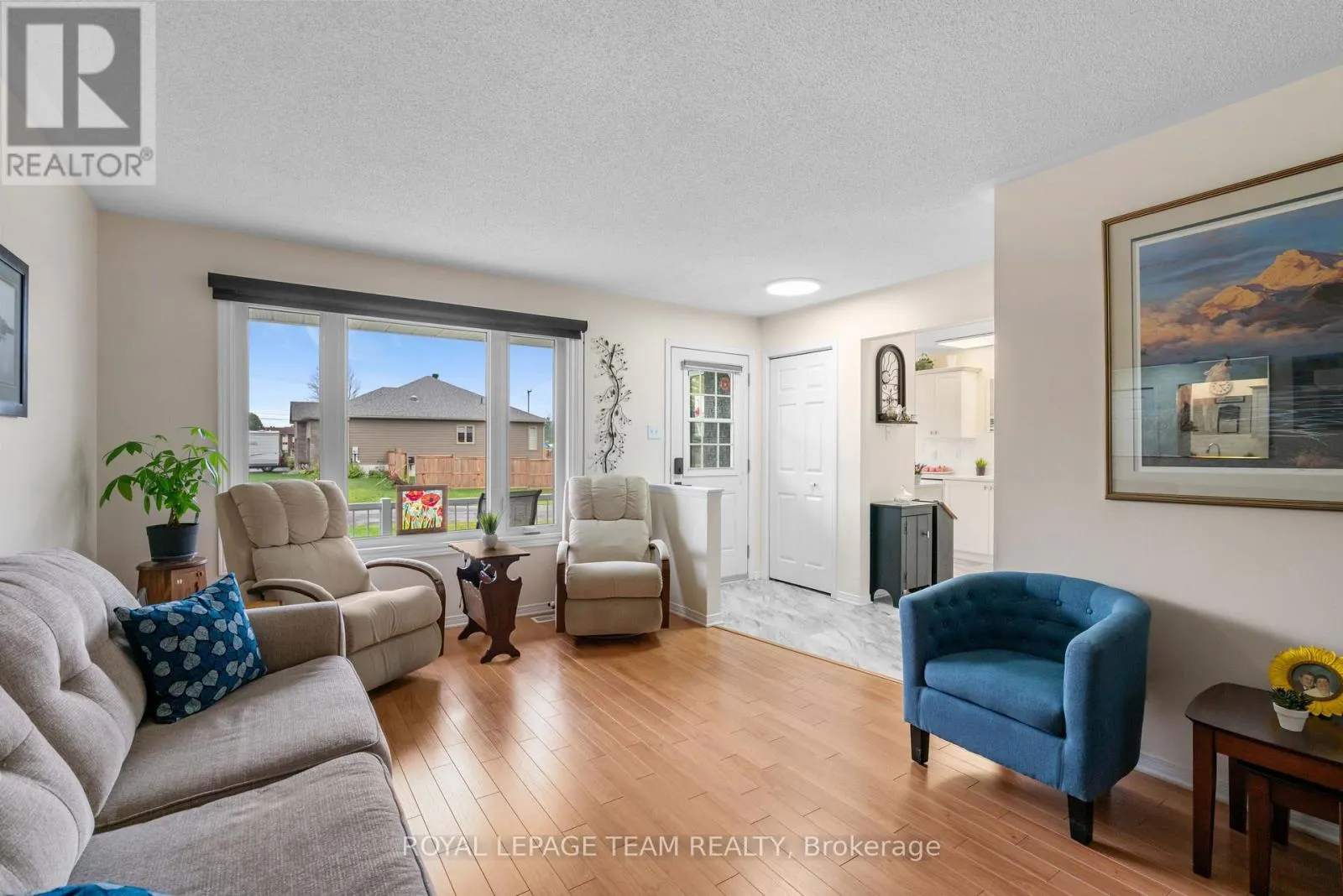 2 BILLINGS AVENUE W