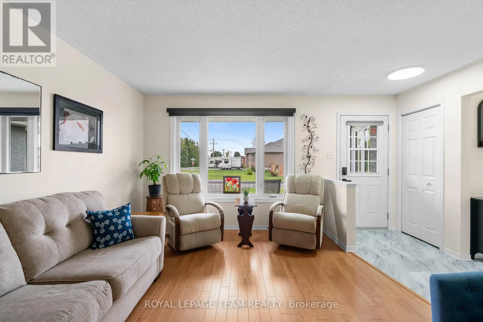 2 BILLINGS AVENUE W