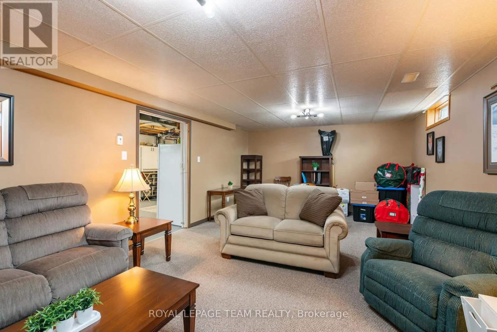 2 BILLINGS AVENUE W