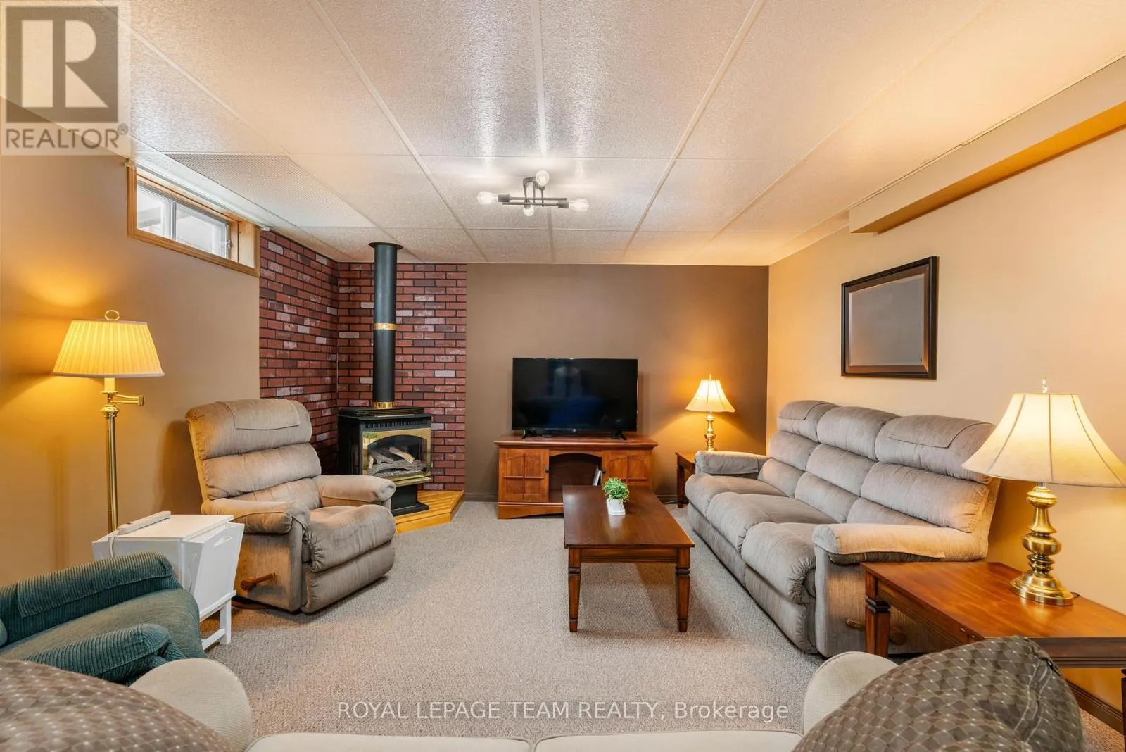 2 BILLINGS AVENUE W