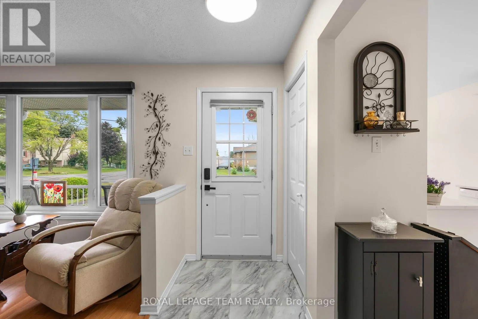 2 BILLINGS AVENUE W