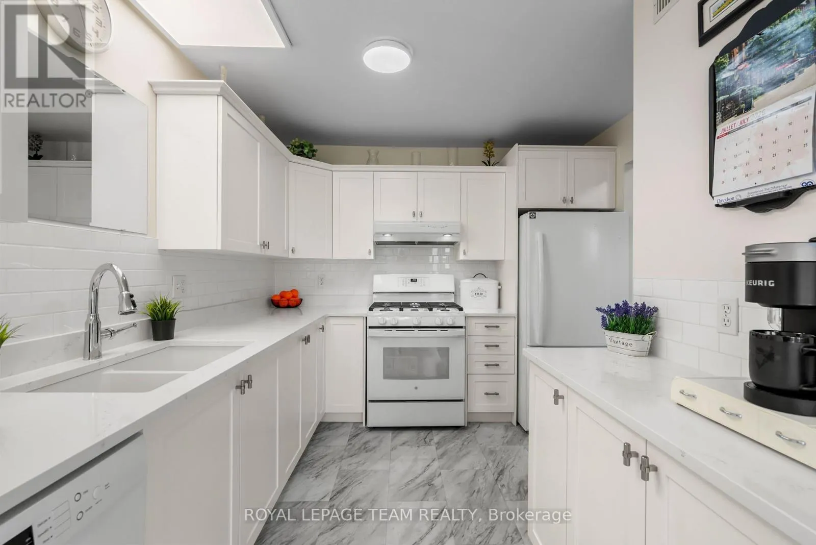 2 BILLINGS AVENUE W