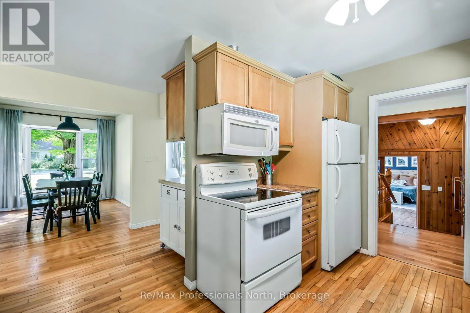 775 MUSKOKA BEACH ROAD