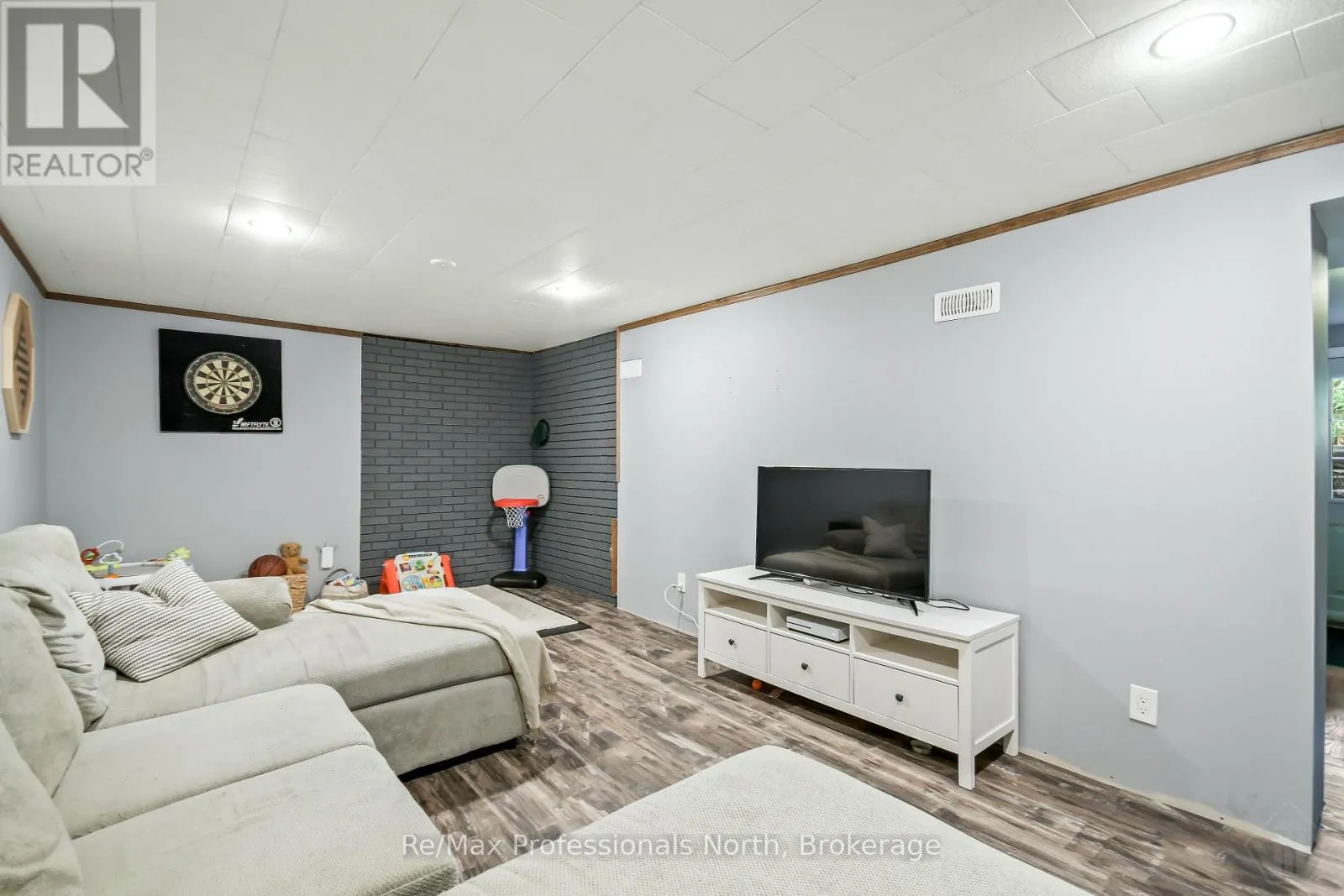 775 MUSKOKA BEACH ROAD
