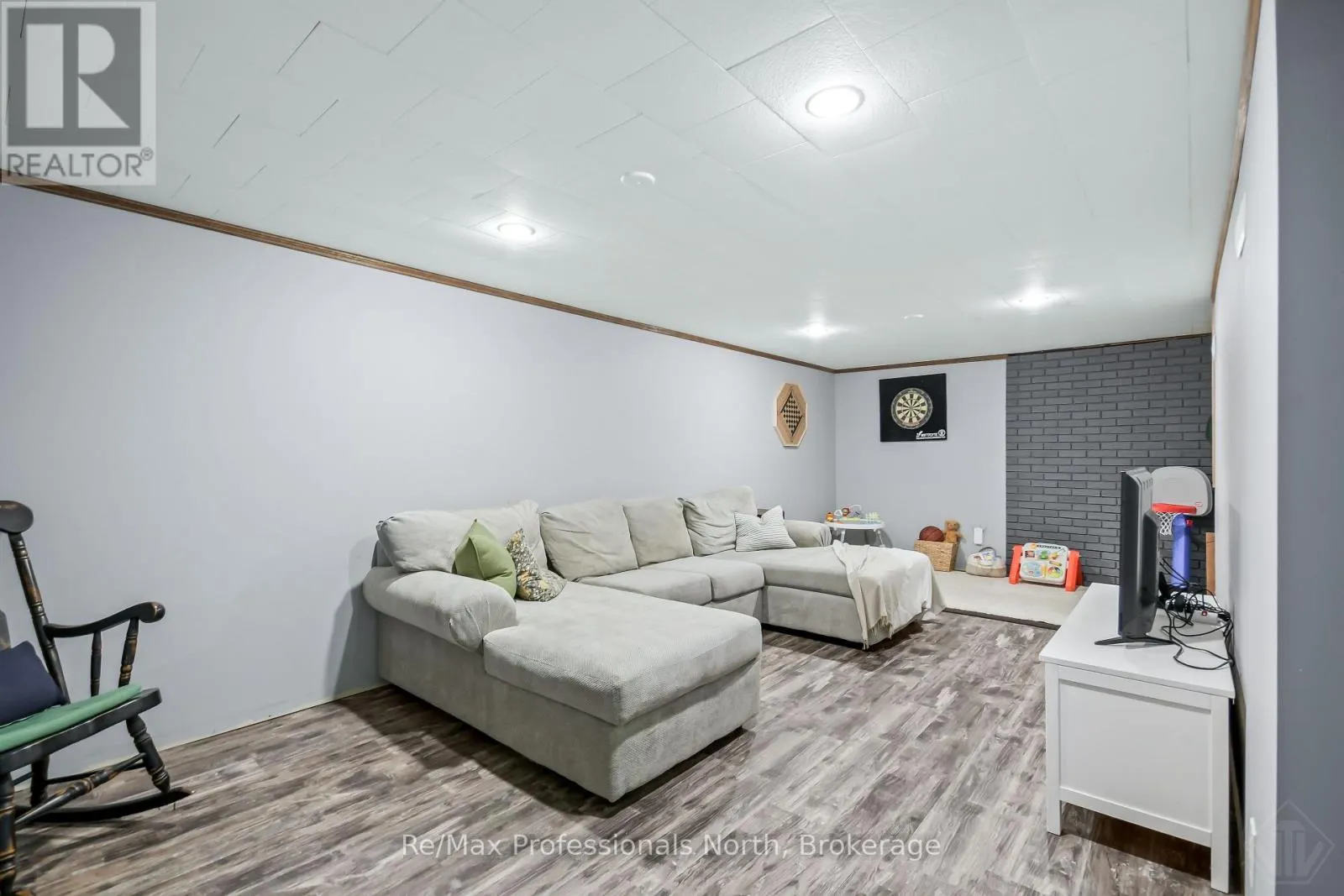775 MUSKOKA BEACH ROAD