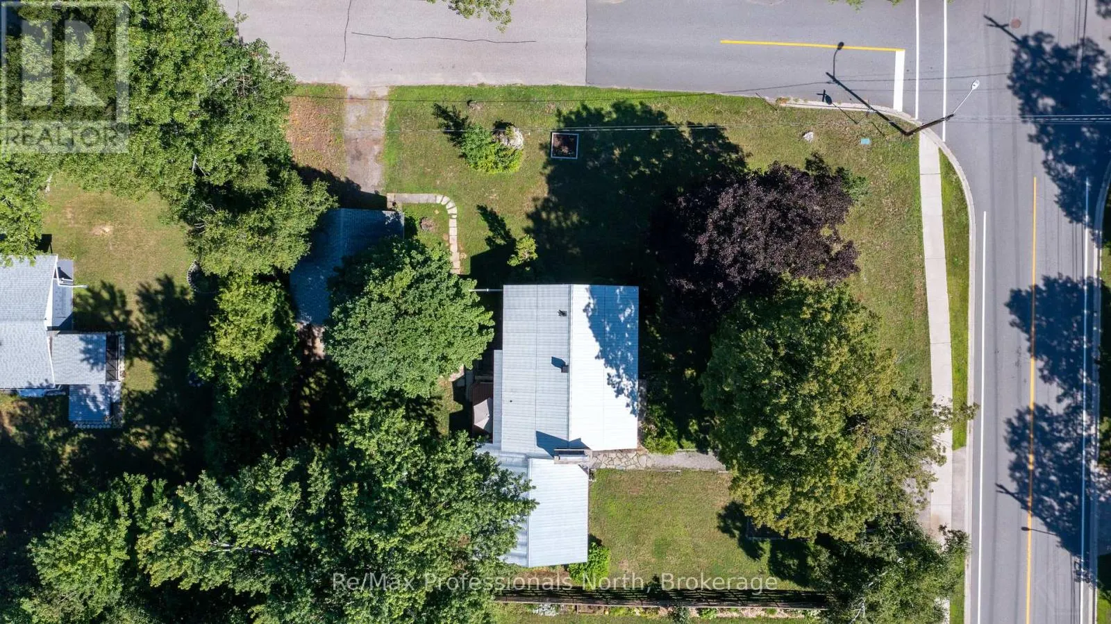 775 MUSKOKA BEACH ROAD
