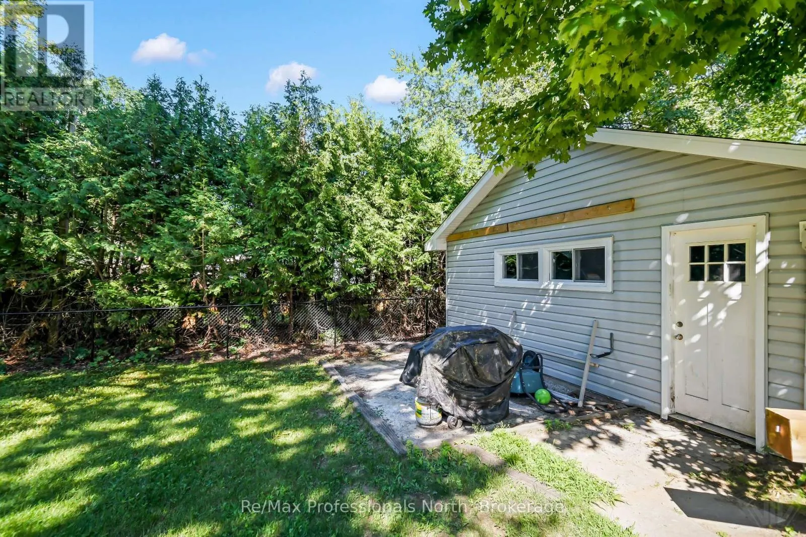 775 MUSKOKA BEACH ROAD