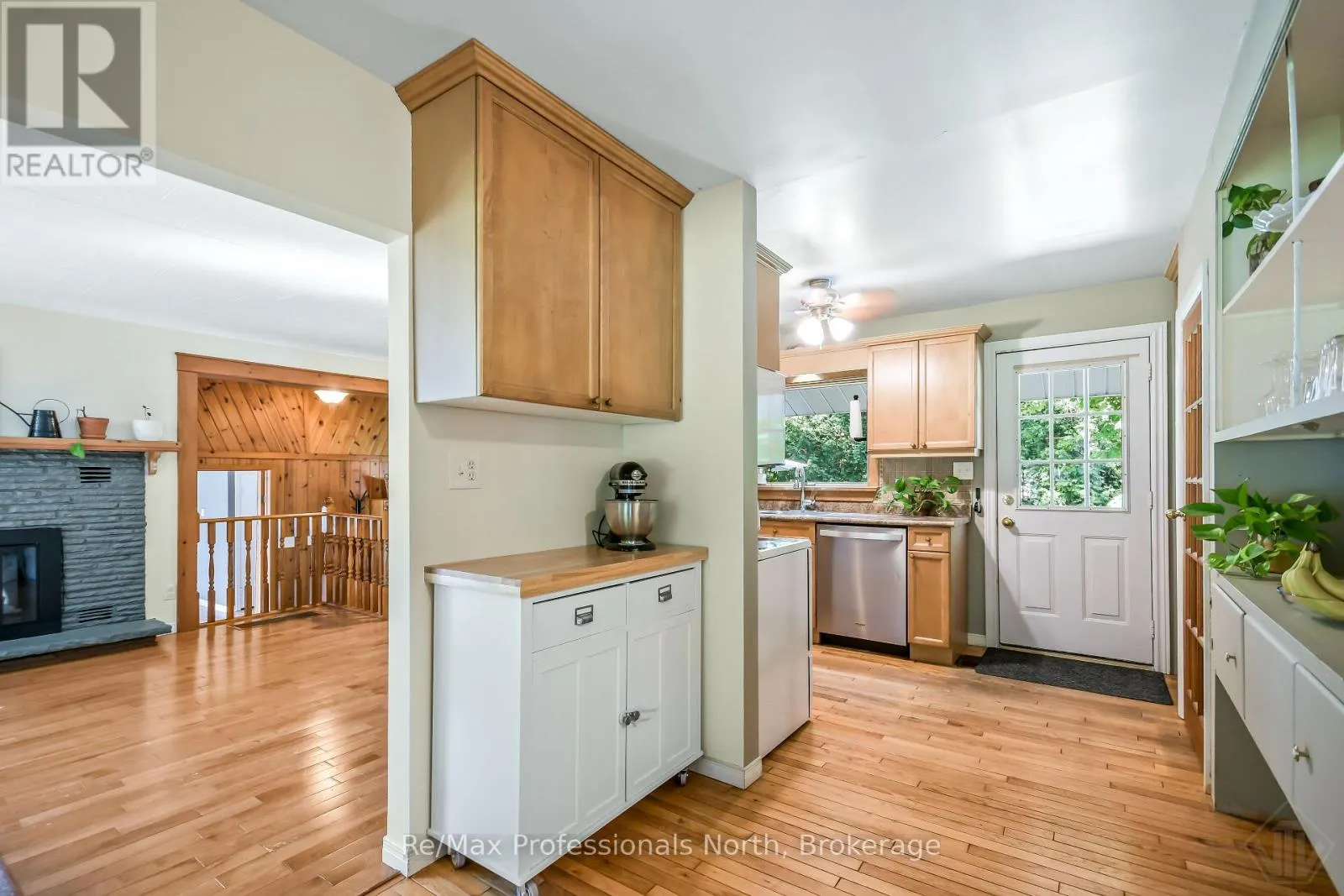 775 MUSKOKA BEACH ROAD
