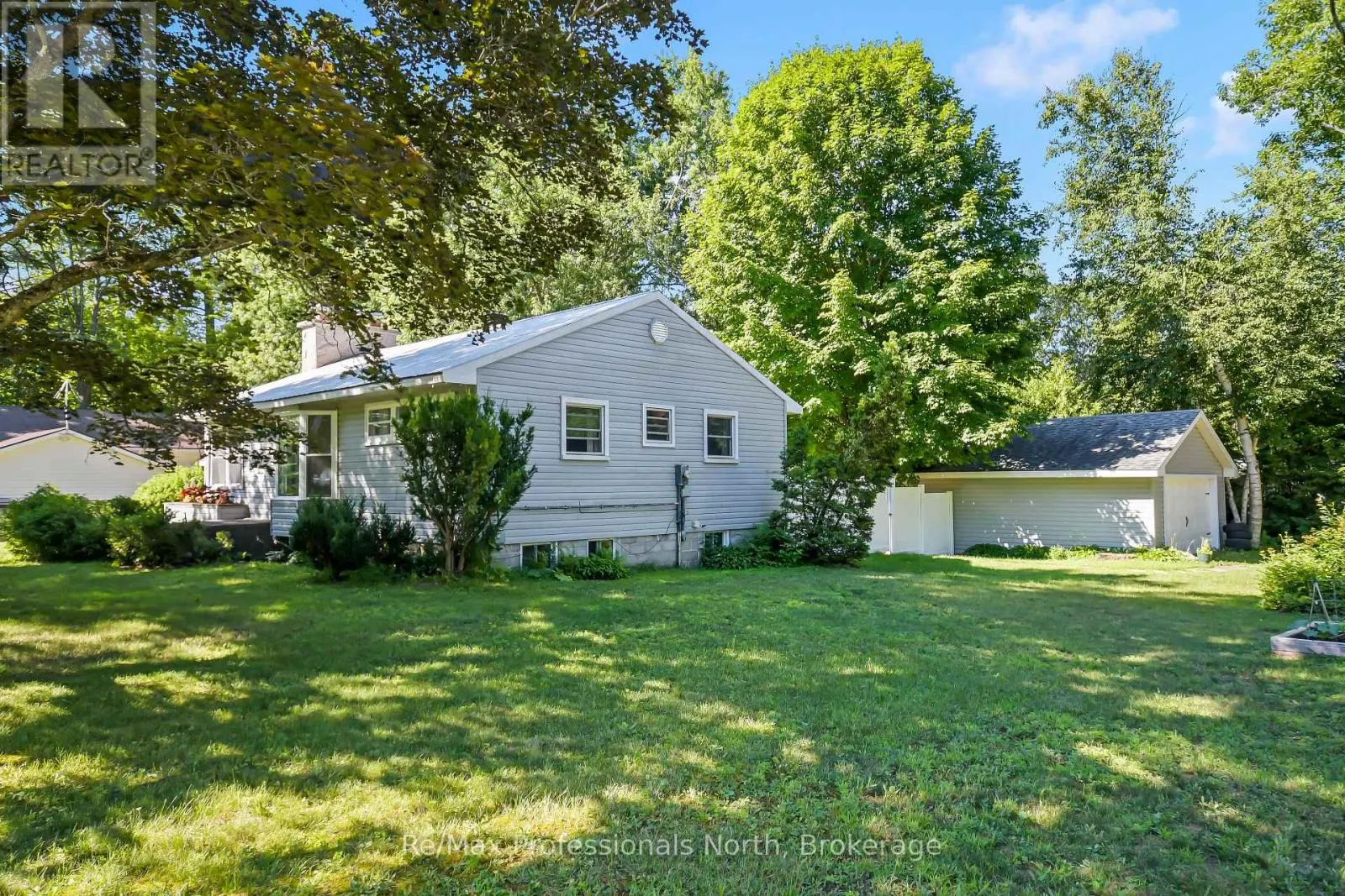775 MUSKOKA BEACH ROAD