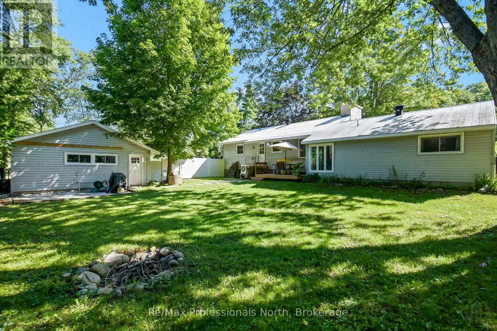 775 MUSKOKA BEACH ROAD