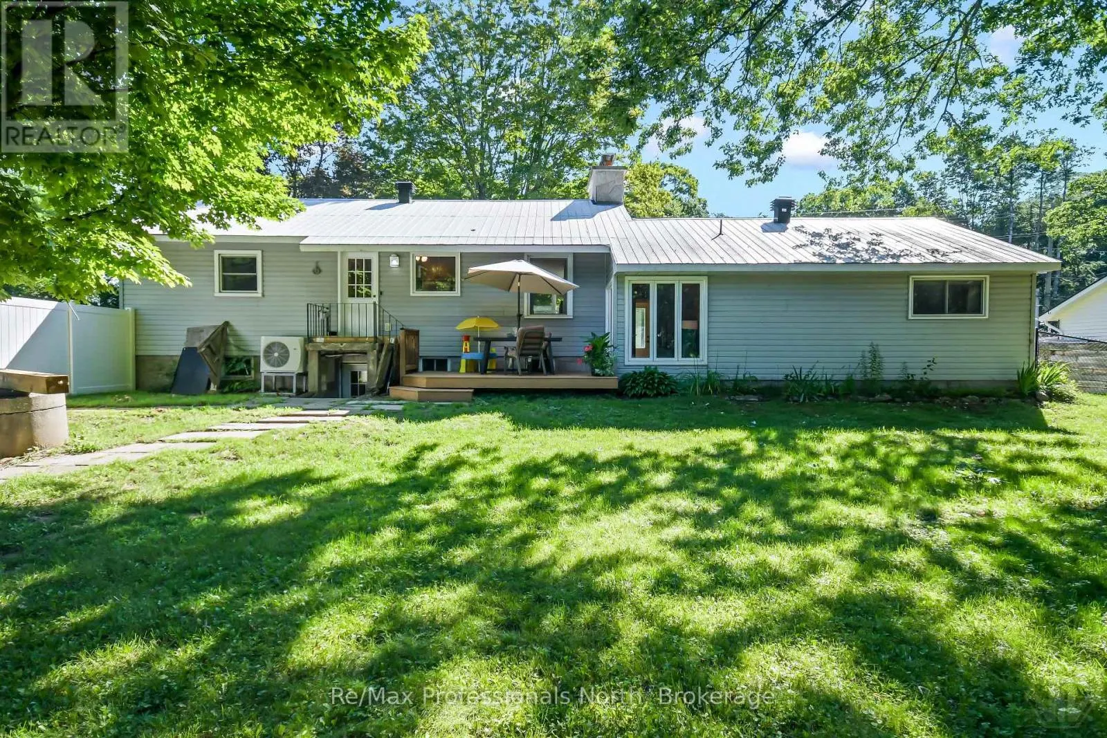 775 MUSKOKA BEACH ROAD