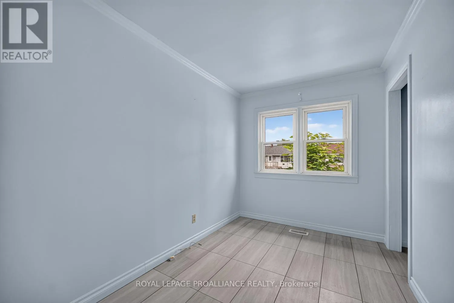 40 ALDERSHOT AVENUE