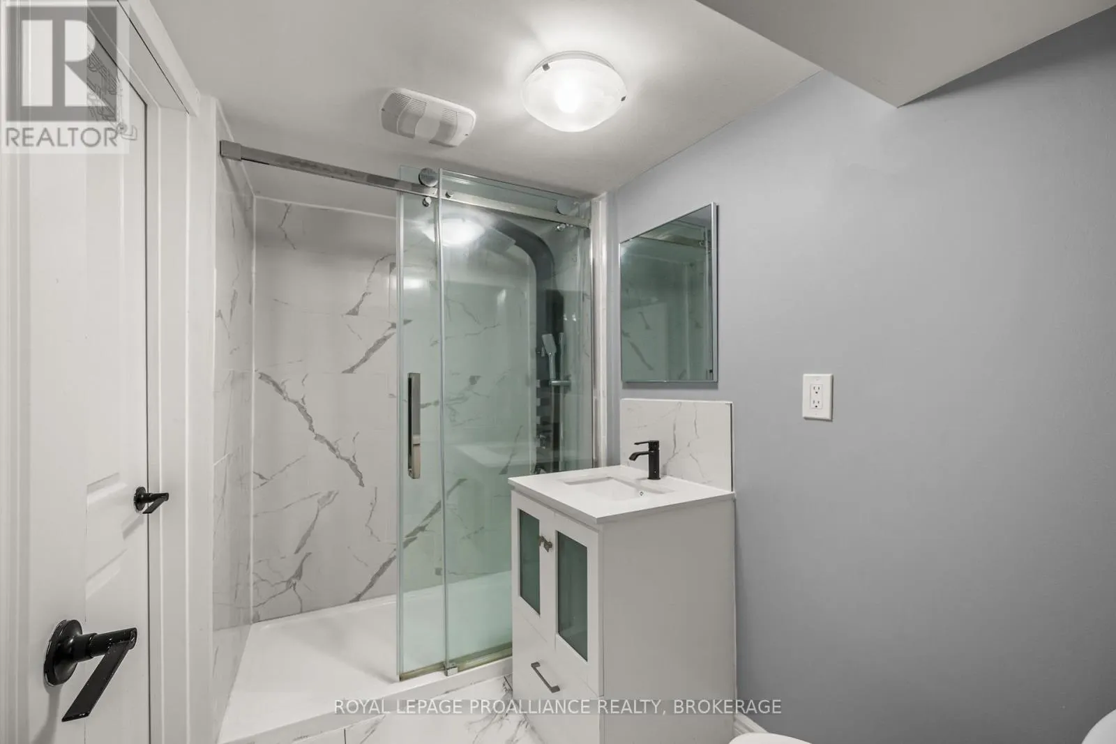 211 TORONTO STREET