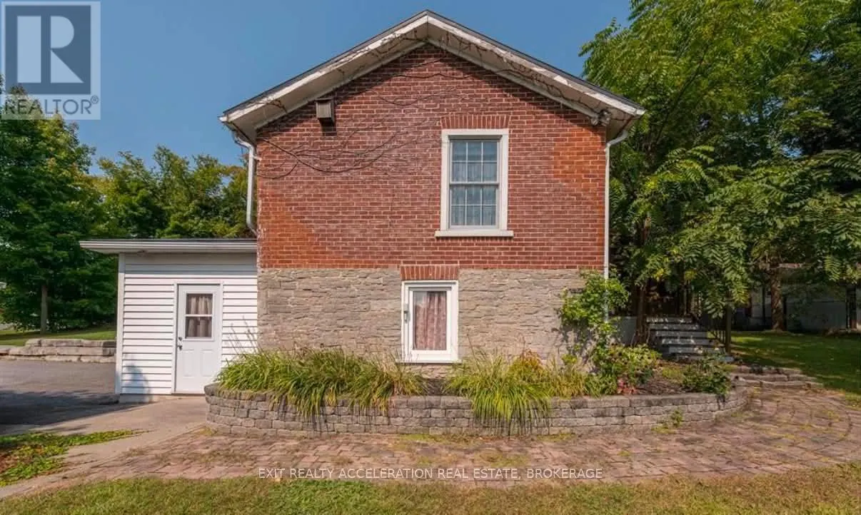232 DUNDAS STREET W