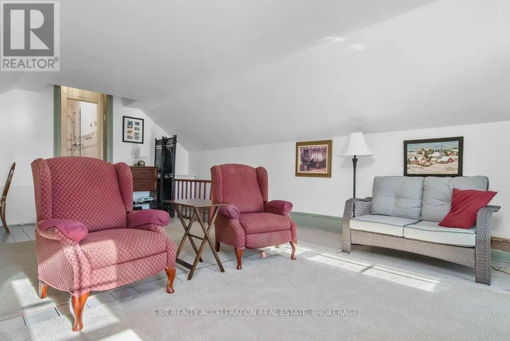232 DUNDAS STREET W