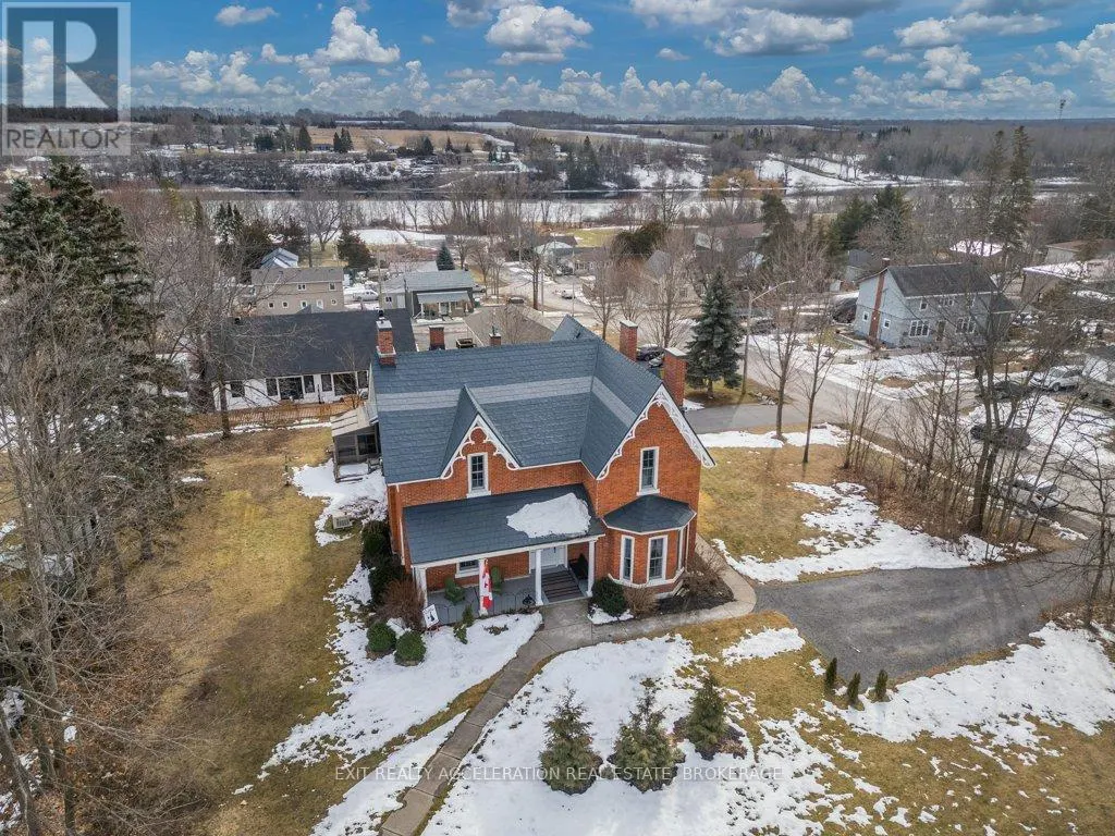 232 DUNDAS STREET W