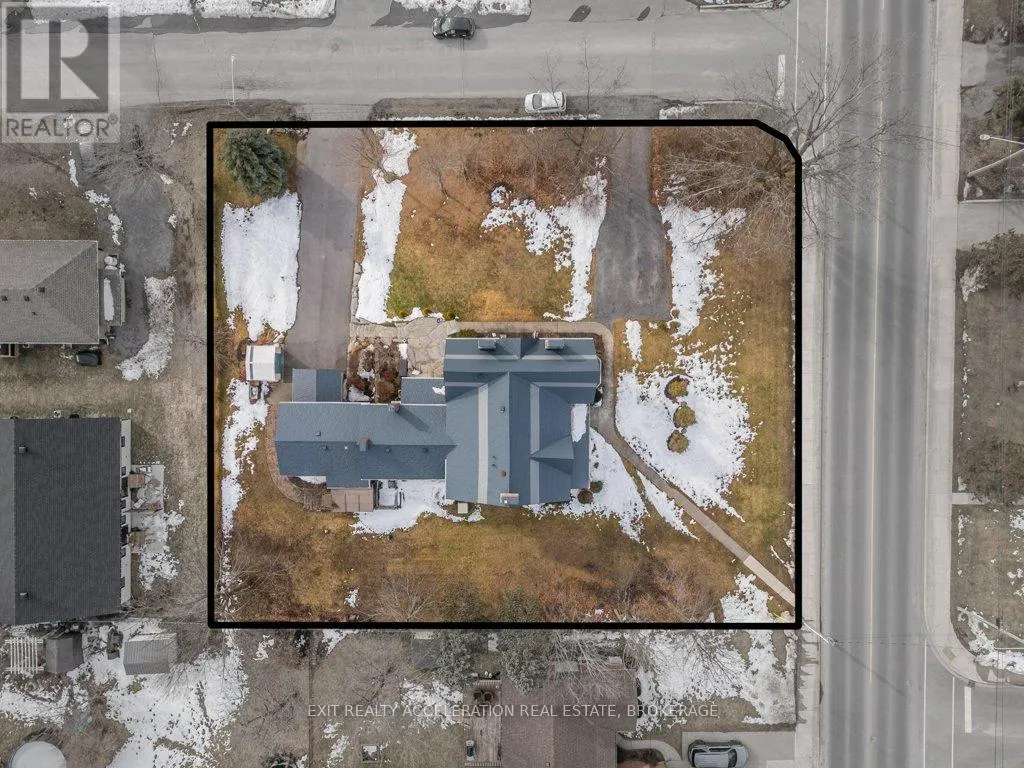 232 DUNDAS STREET W