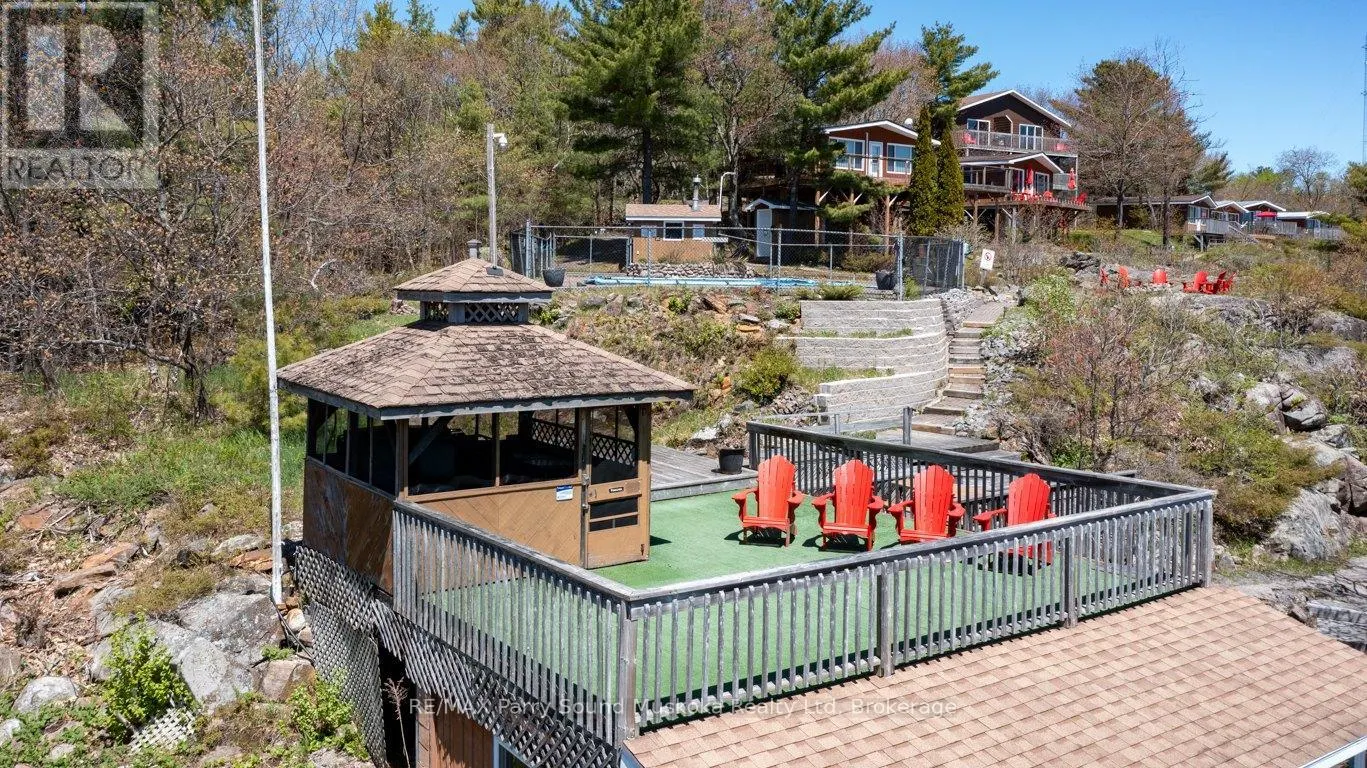 3 - 111 NORTH SHORE ROAD #3