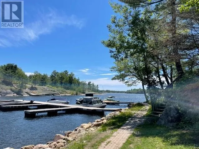 3 - 111 NORTH SHORE ROAD #3