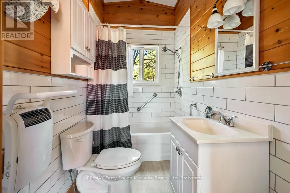 3 - 111 NORTH SHORE ROAD #3