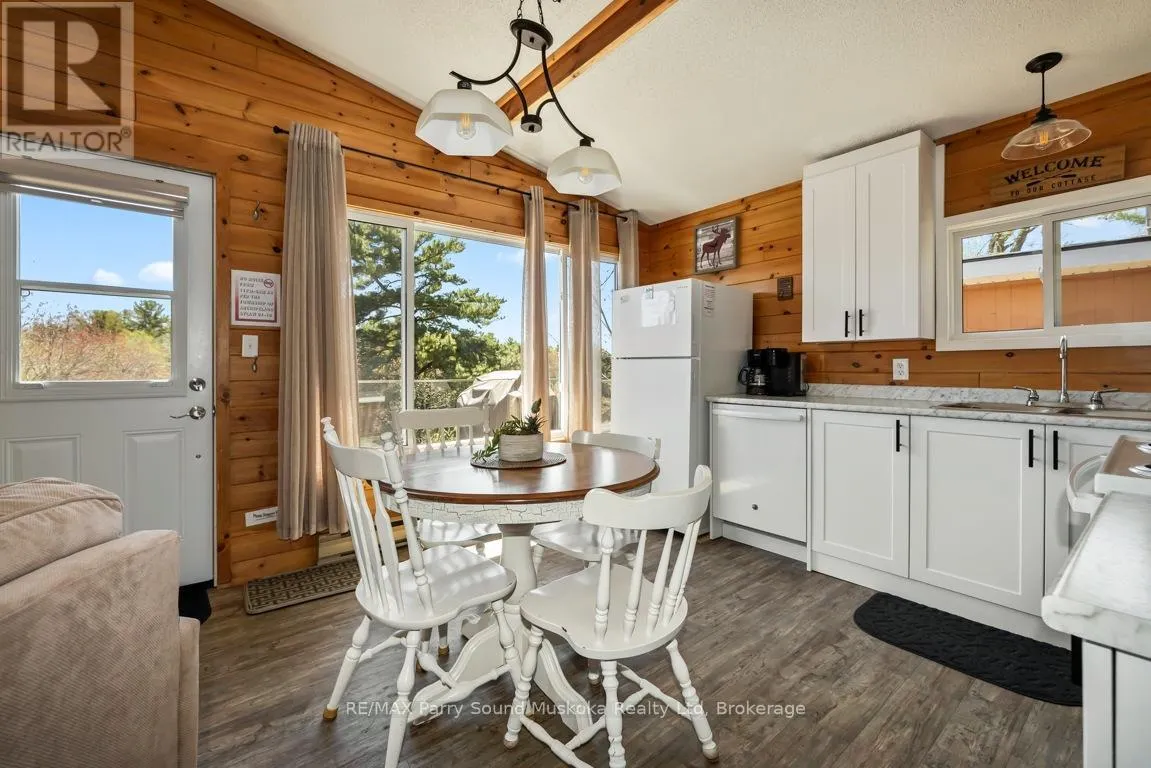 3 - 111 NORTH SHORE ROAD #3