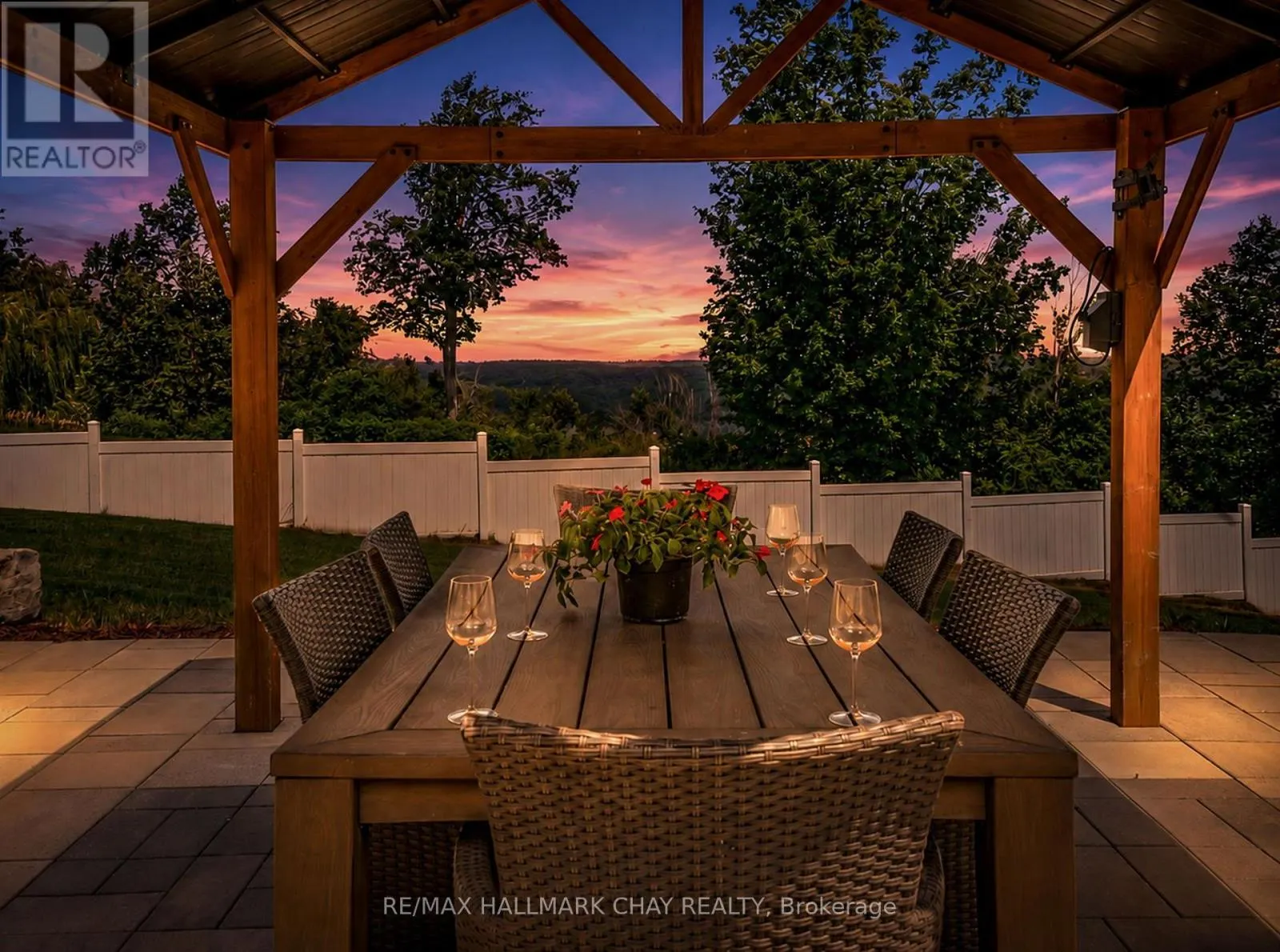 8 LLOYD'S TRAVERSE CRESCENT