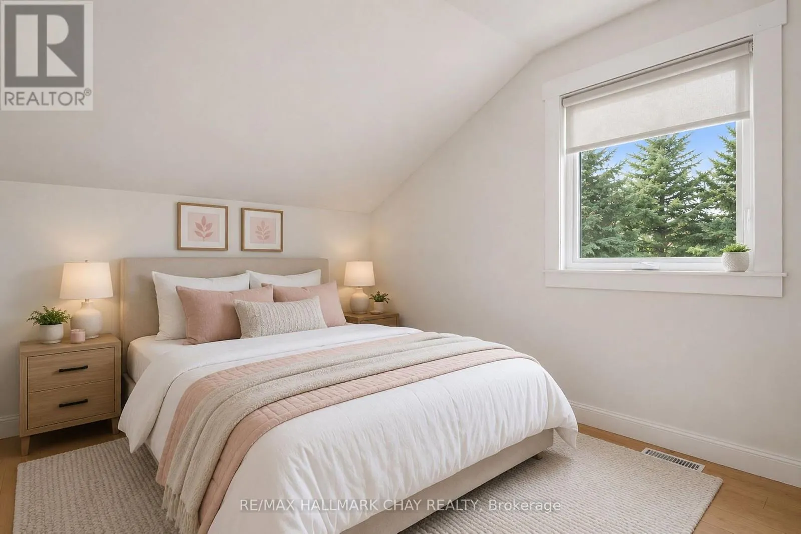 8 LLOYD'S TRAVERSE CRESCENT
