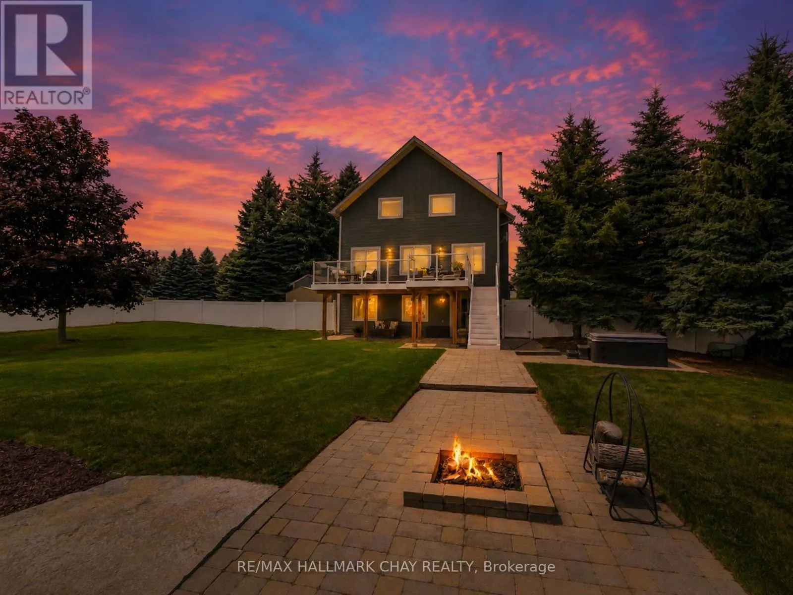 8 LLOYD'S TRAVERSE CRESCENT