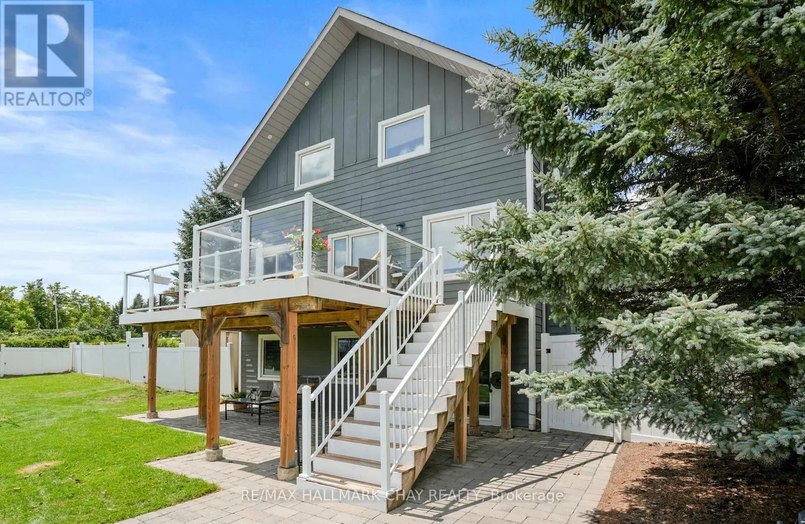8 LLOYD'S TRAVERSE CRESCENT
