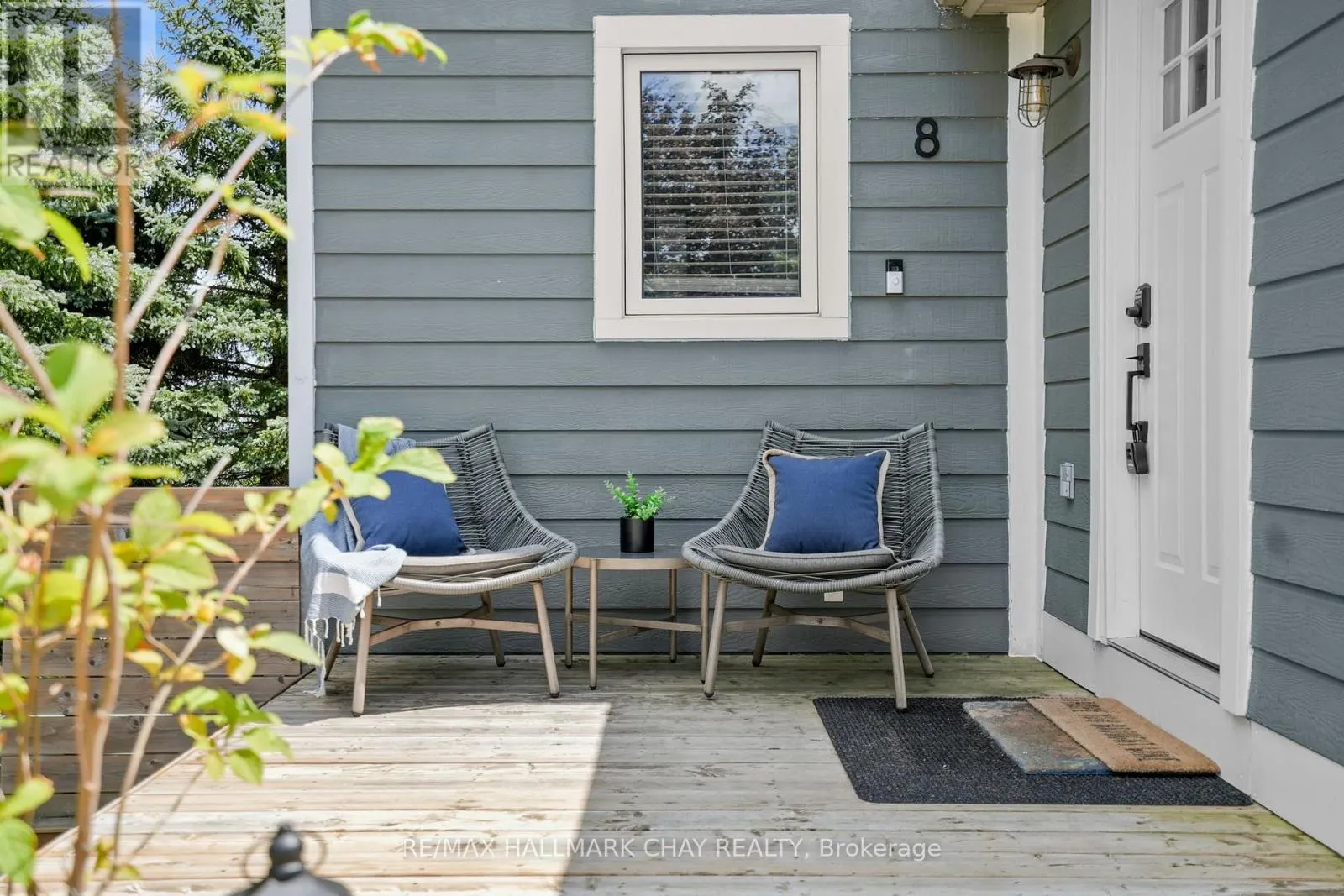 8 LLOYD'S TRAVERSE CRESCENT