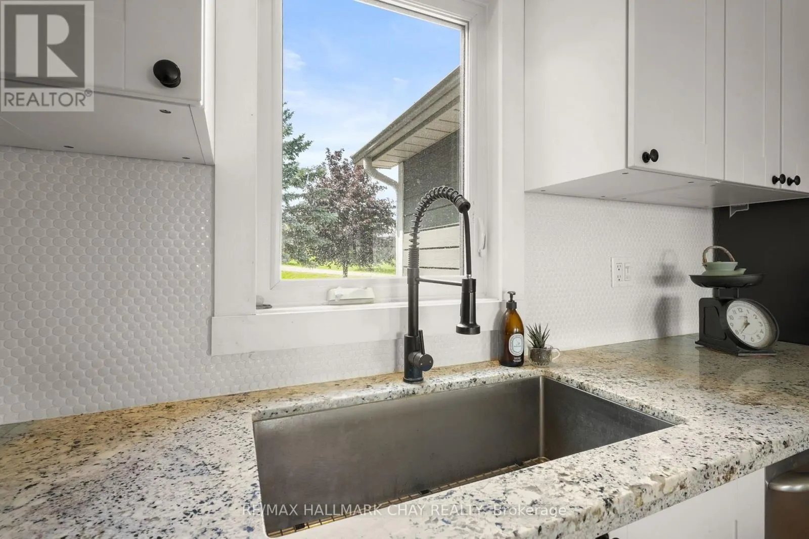8 LLOYD'S TRAVERSE CRESCENT
