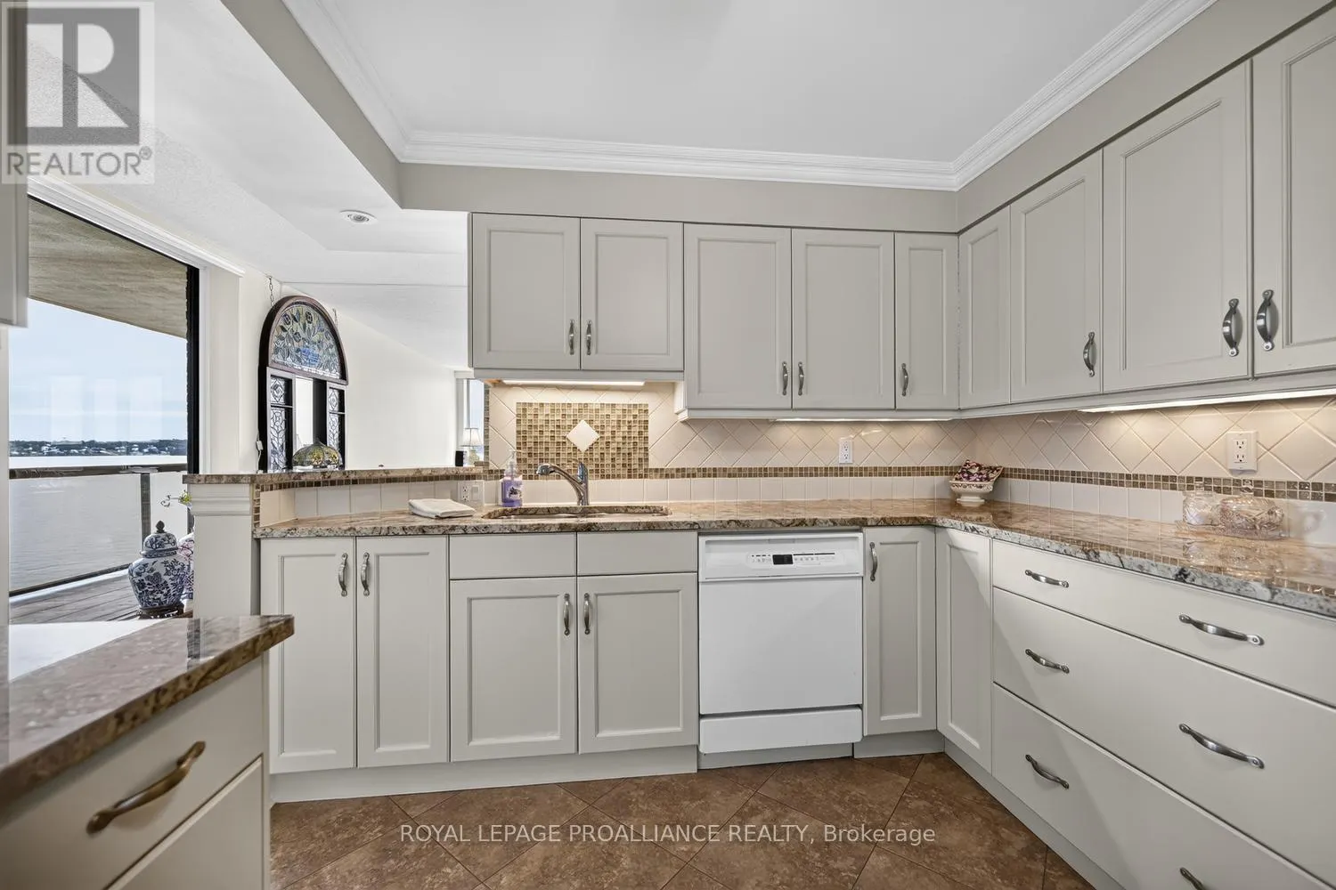 603 - 55 WATER STREET
