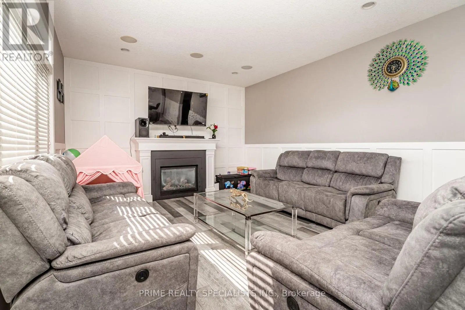 544 LAKEVIEW DRIVE