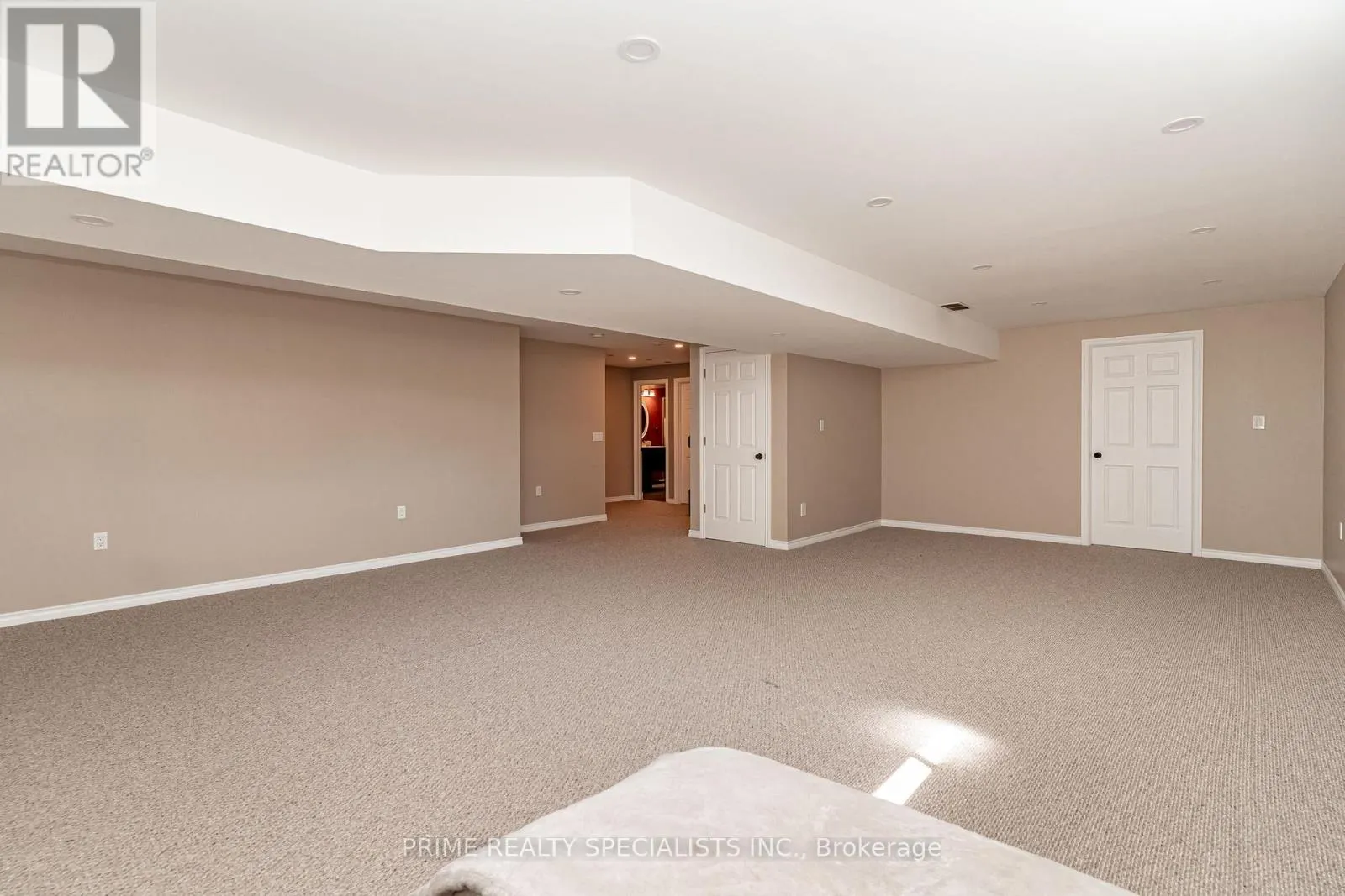 544 LAKEVIEW DRIVE