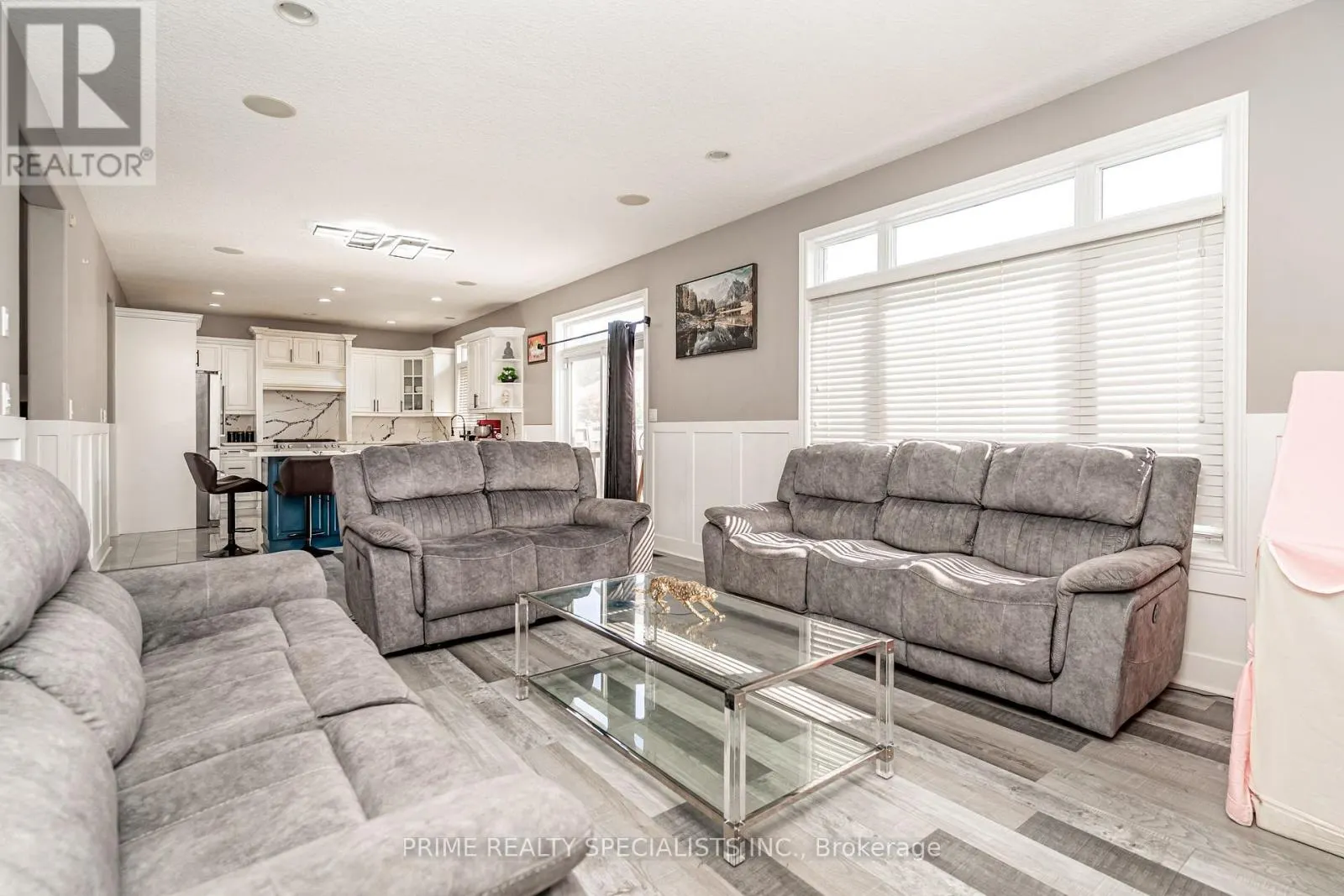 544 LAKEVIEW DRIVE