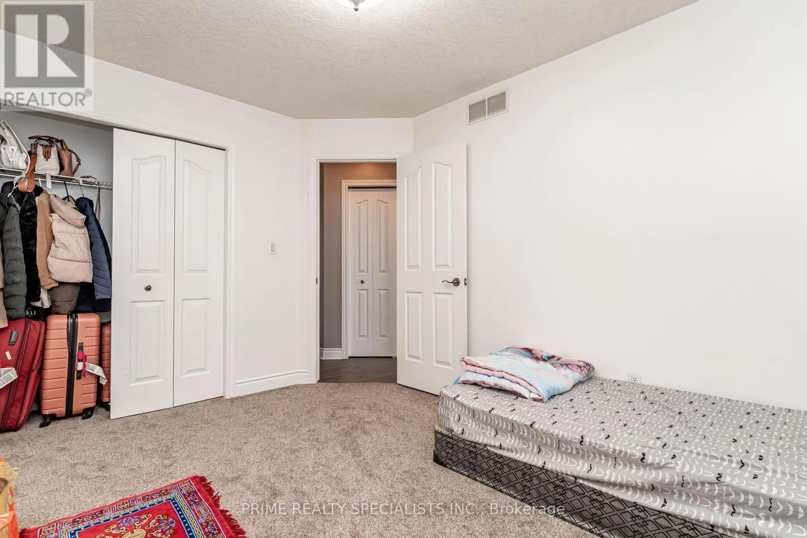 544 LAKEVIEW DRIVE