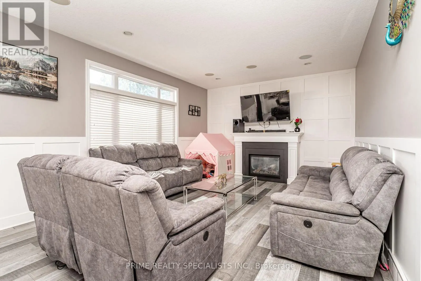 544 LAKEVIEW DRIVE