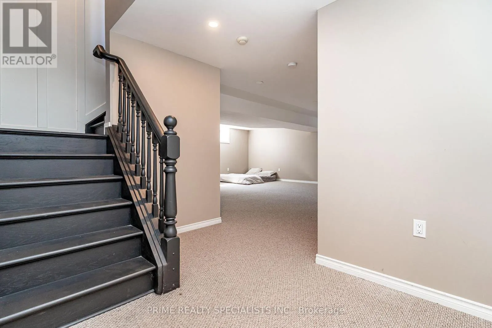 544 LAKEVIEW DRIVE
