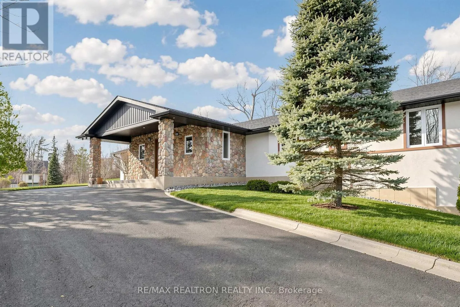 709 ROLAND ROAD